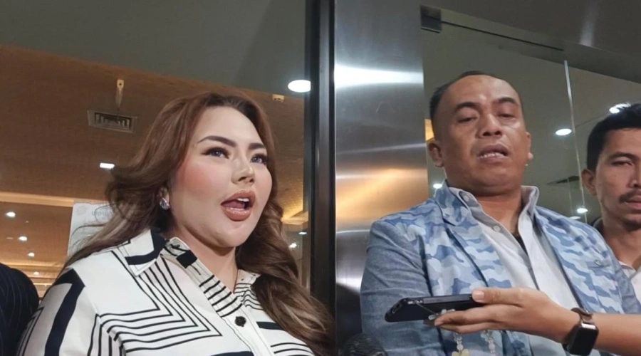 Dijemput Paksa dan Diperiksa 14 Jam, Pengacara Pastikan Lisa Mariana Tidak Ditahan